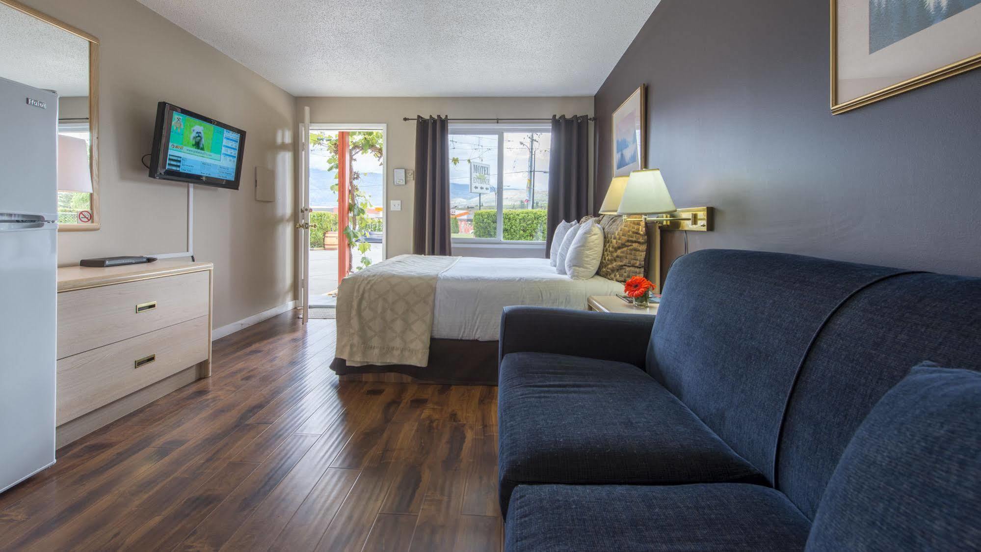 Maple Leaf Motel Inn Towne Осуюс Екстер'єр фото